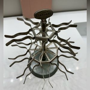 Vintage 16 slot stamp carousel